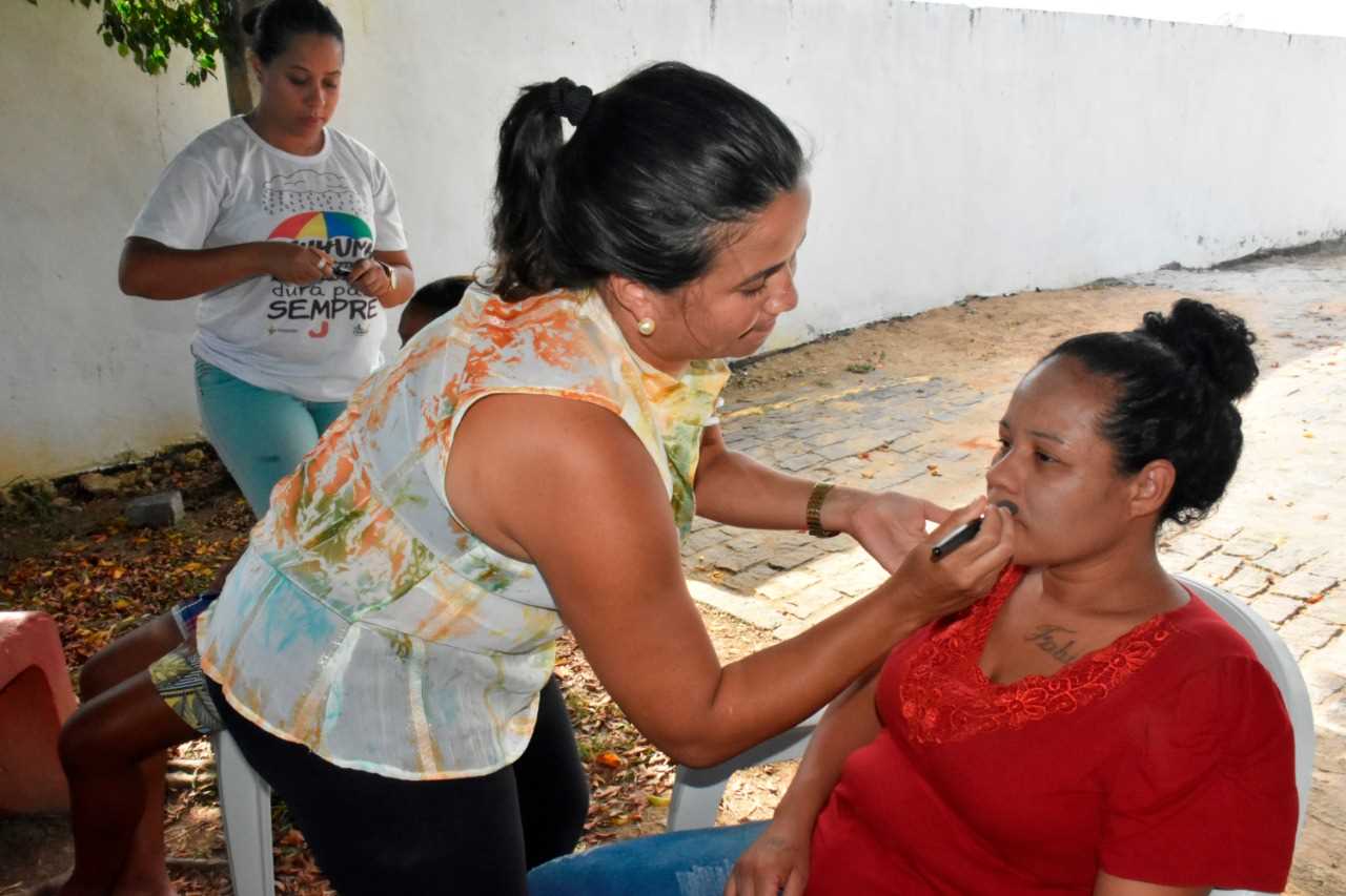 Camacã: Grupo CRAS Gestante realiza confraternização e sessão de fotos com beneficiárias